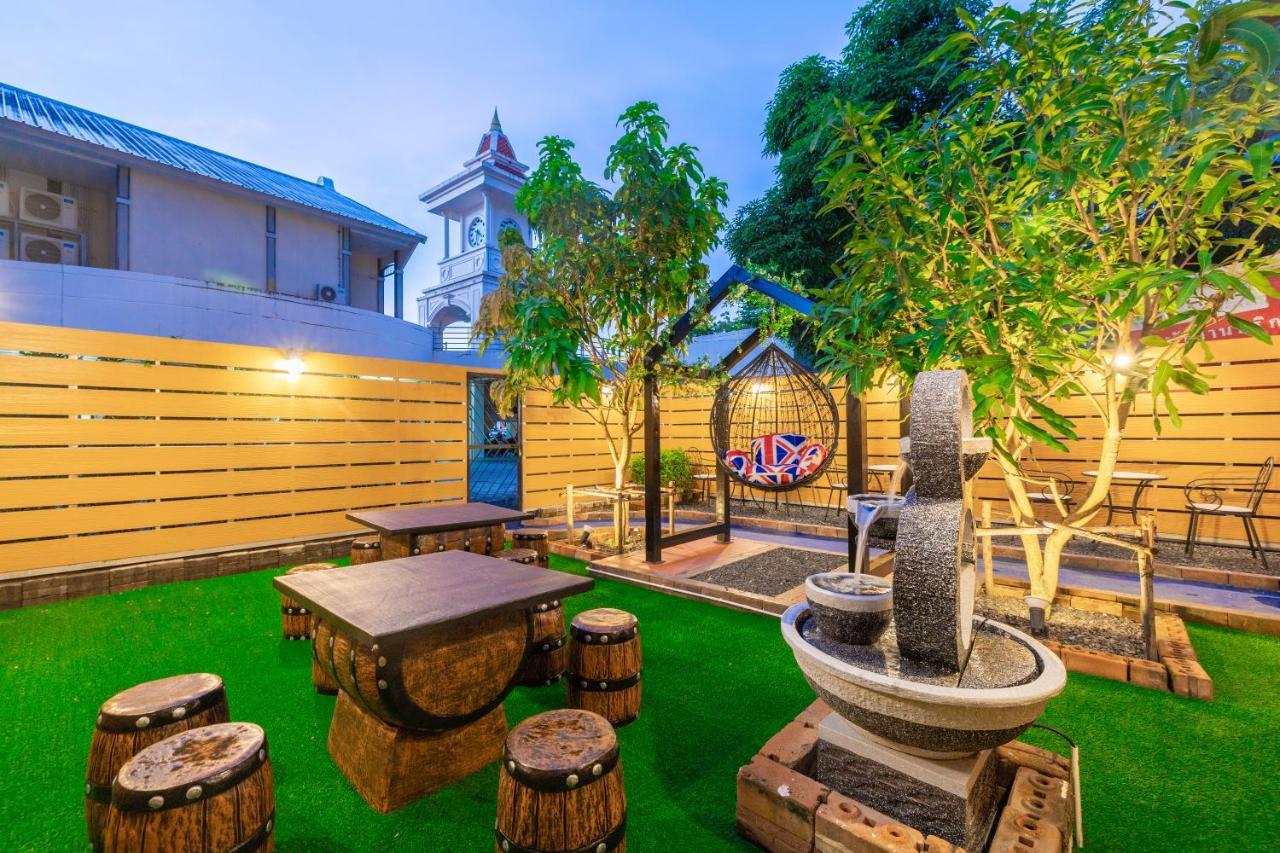 Marco Polo Phuket Poshtel & Bistro Vandrehjem Eksteriør billede
