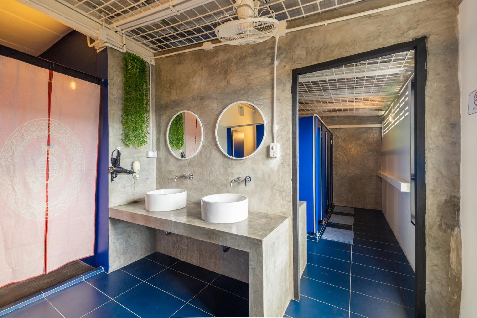 Marco Polo Phuket Poshtel & Bistro Vandrehjem Værelse billede